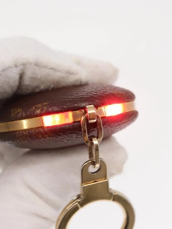 LOUIS VUITTON Monogram Astropill Key Holder - Picture 8 of 10